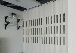 Pintu lipat PVC Hoze minimalis dengan rel aluminium anti macet